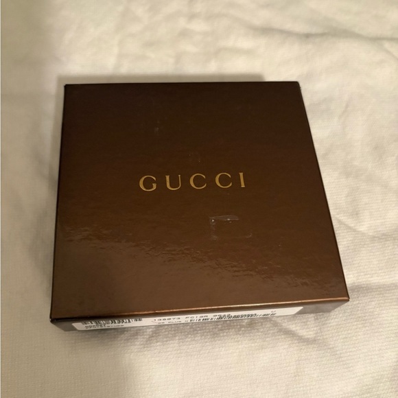 Gucci Coated GG Supreme Blooms Compact Wallet - Authentic - Picture 13 of 15